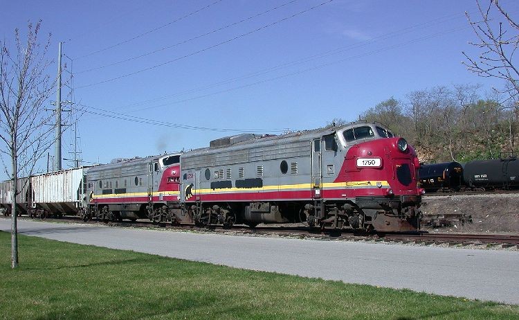 Photo of Peoria & Western (Pioneer Railcorp) F9 Units, Keokuk, IA, April 2005