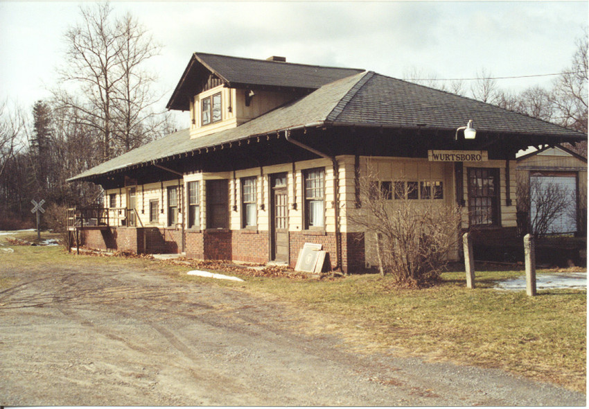 Photo of NYO&W Wurtsboro Depot 2004
