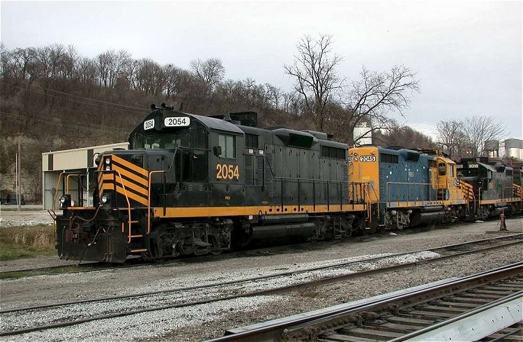 Photo of Keokuk Junction (PREX) GP20 Units 2054, 2045, 2018, Keokuk, Iowa, November 2005