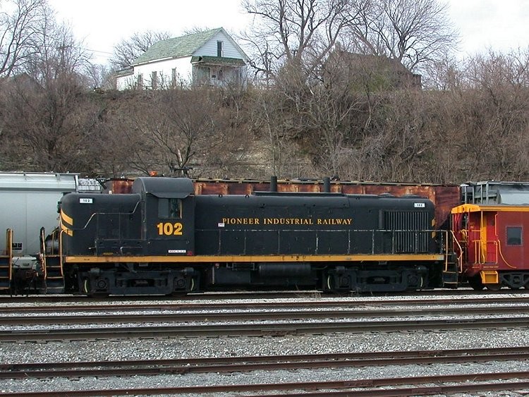 Photo of Pioneer Railcorp ex-ATSF GP20 3048, Keokuk, Iowa, May 2005