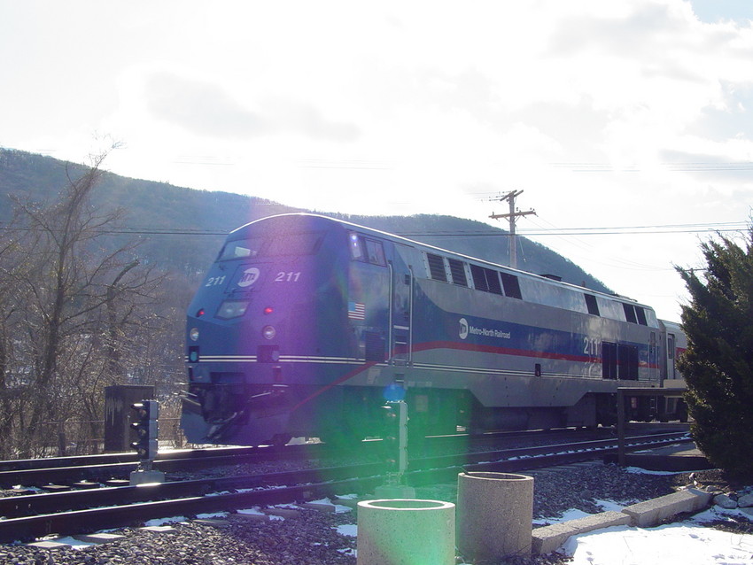 Photo of Metro-North #211 Heading Southbound