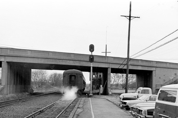 Photo of MBTA leaving Kingston, headed north, Dec 1972