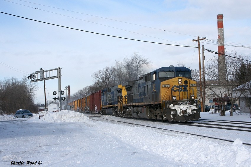 Photo of CSXT 162 leads an EB General Freight into Fairport ny.