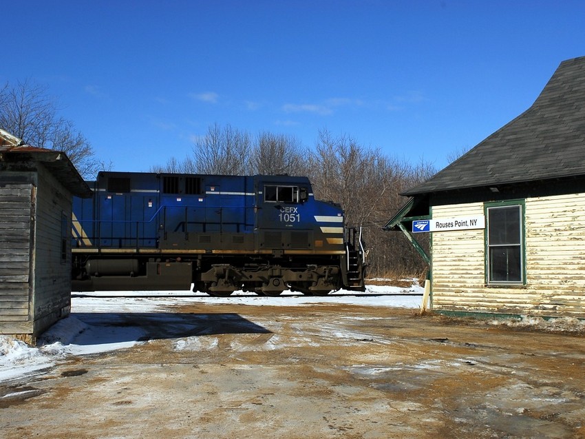 Photo of CPR train 253 heads north from Rouses Point