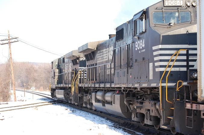 Photo of Westbound NS on the CSX Main