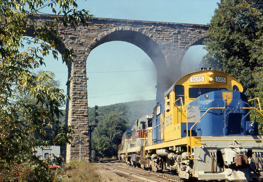 Photo of D&H RS36 5015 under Starrucca Viaduct, Lanesboro PA