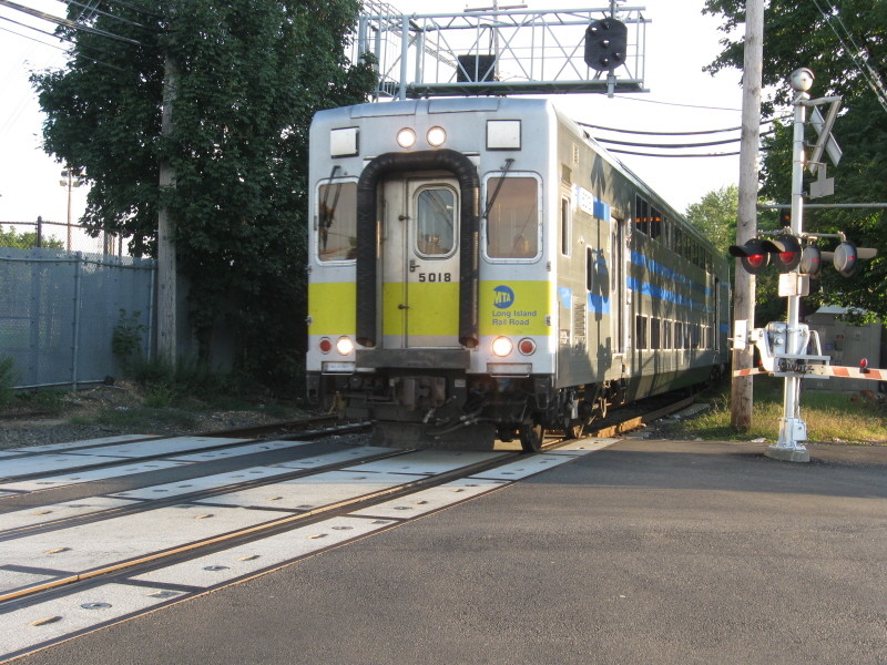 Photo of 5018 in the Crossing