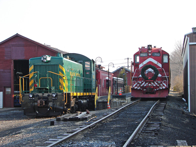 Photo of Engines at Black River & Western Railroad