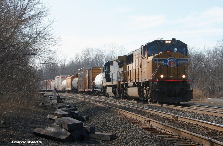 Photo of CSX Q386 rolls east into Churchville ny with a UP leader-a nice change!