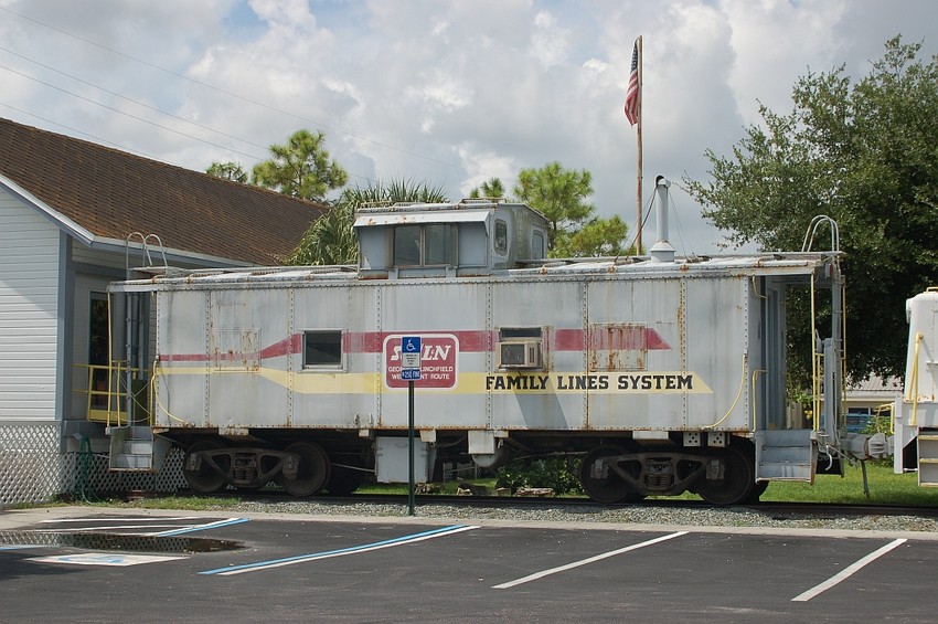 Photo of SCL Caboose No. 1093