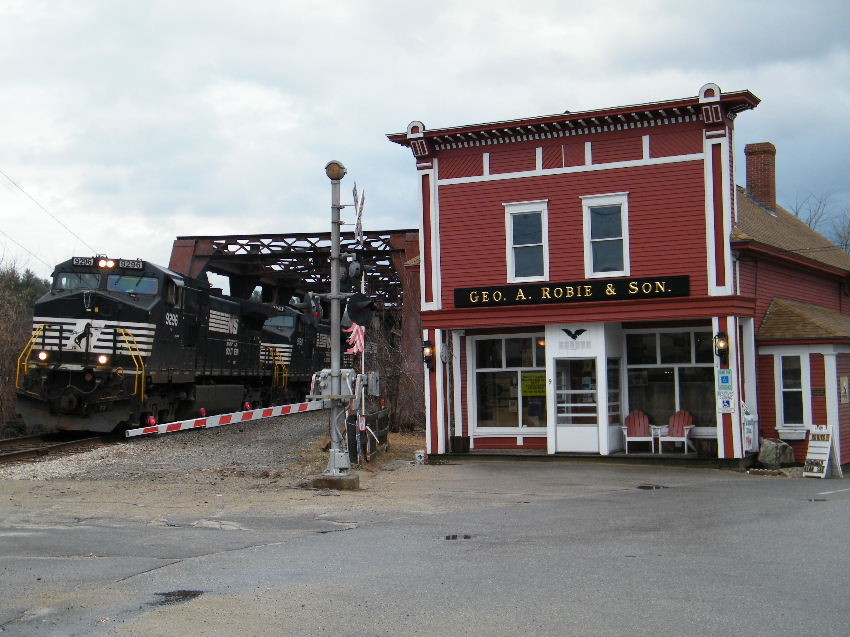 Photo of LCT stopped at Robies Country Store.