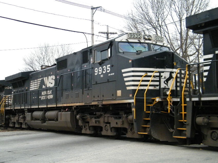 Photo of NS 9935 .