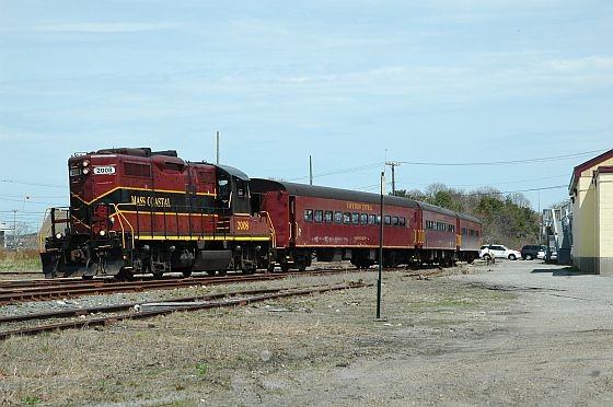 Photo of MASS COASTAL #2008 ENTERING HYANNIS YARD WITH CAPE COD CENTRAL EXCURSION