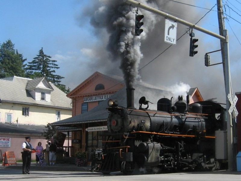 Photo of ARA 2-8-0 #18 Departs with the 3pm excursion - August, 2008