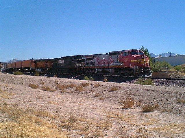 Photo of Westbound BNSF Freight at Kingman,Arizona