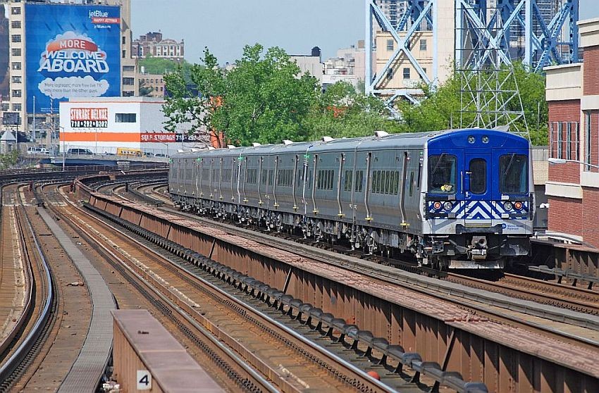 Photo of Metro North departing 125th St.