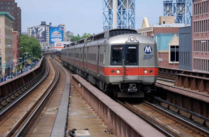 Photo of Metro North arriving 125th St