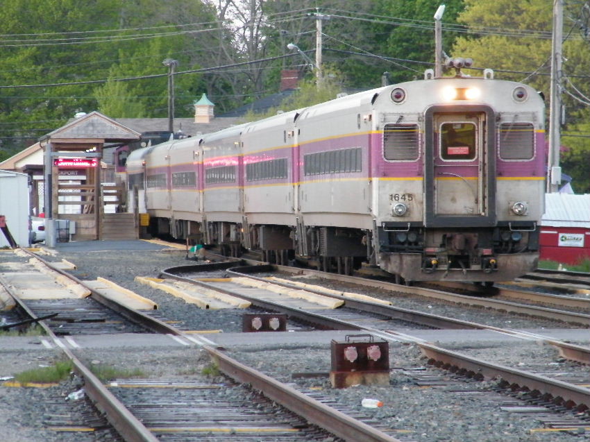 Photo of MBTA train 129