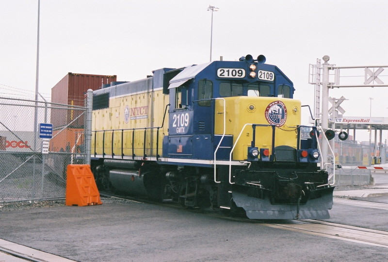 Photo of New York Container Terminal #2109 [GP38-2]; Howland Hook, Staten Island, NY