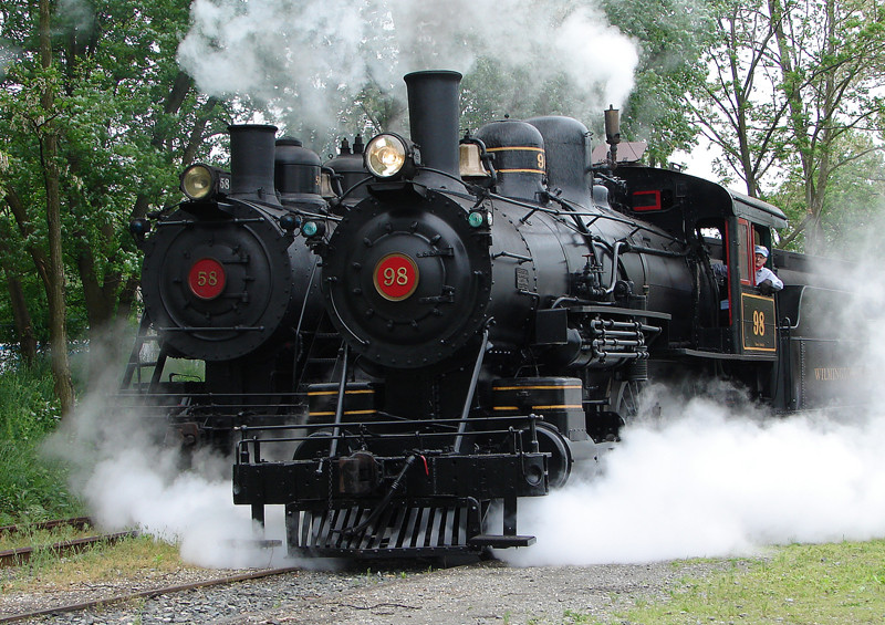 Photo of #98 Pulling forward to get into the Consist for Double Headed Steam Day