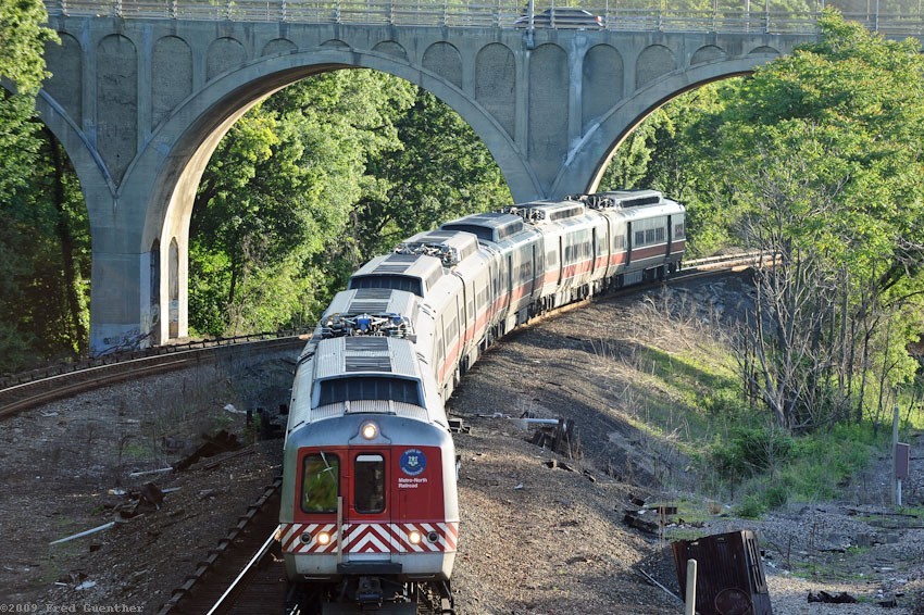 Photo of MN New Haven train crossed the flyover Bronx NY