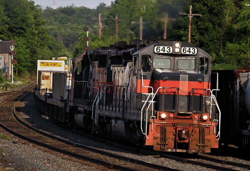 Photo of SD-26 #643 leads AYMO West in Gardner, MA