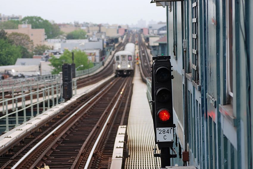 Photo of Red Signal on the #7 Line