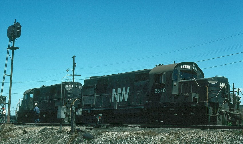 Photo of NW Alco RS36's No. 2870 and No. 2868