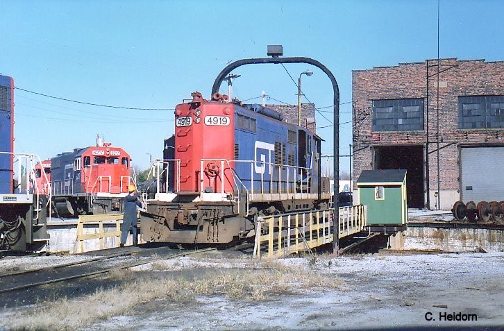 Photo of GT on the Turntable