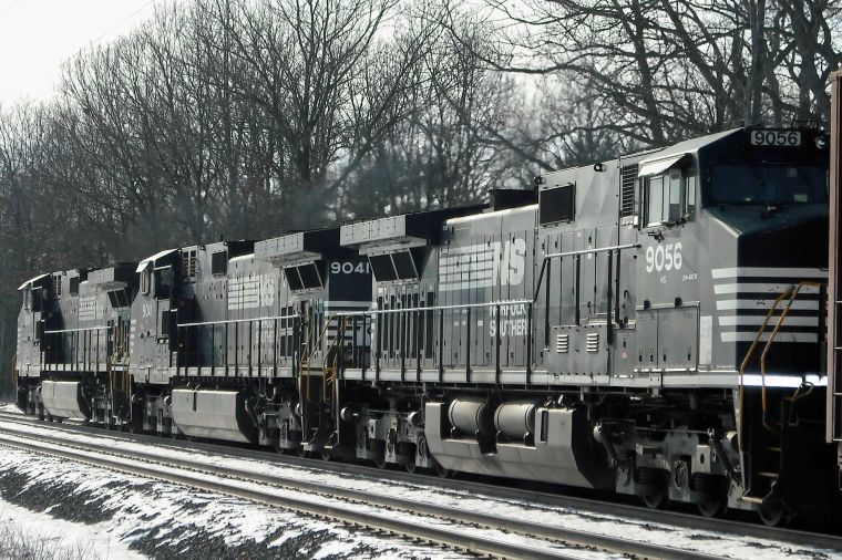 Photo of Norfolk Southern in Shirley