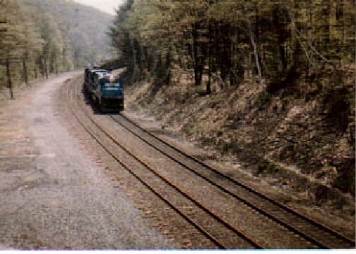 Photo of loaded coal train eb at middelfield ma