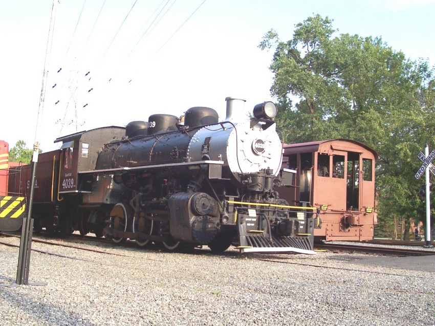 Photo of 0-6-0 steam engine 4039