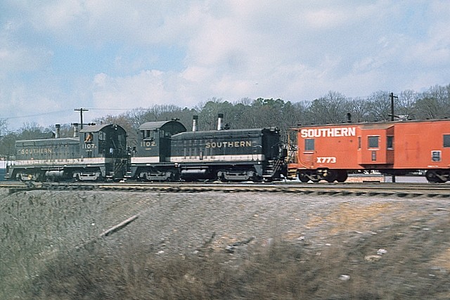 Photo of Southern Switchers and Caboose Hunt