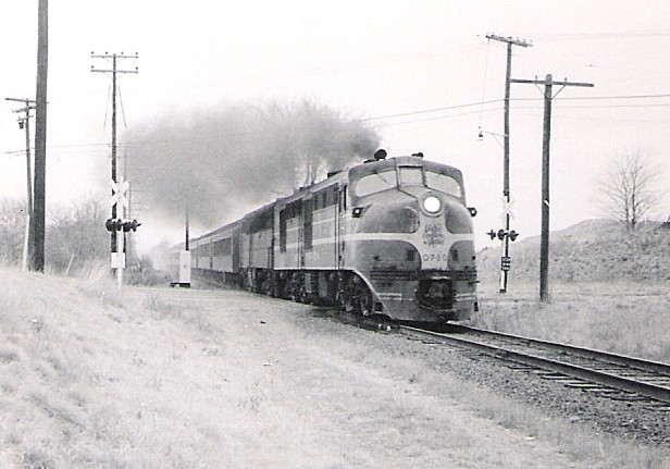 Photo of NEW HAVEN RAILROAD - TO THE RACES