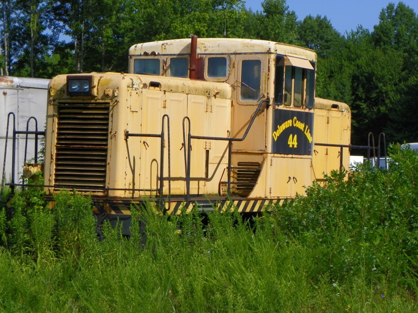 Photo of Delaware Coastline Railroad 44 in Ellendale, DE.