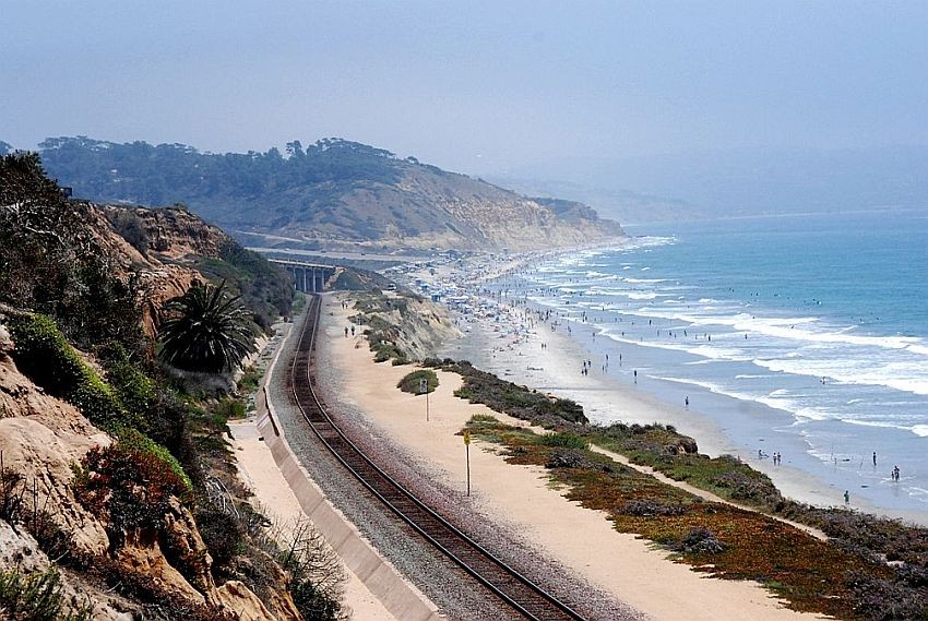 Photo of Right of way for the Coaster and the Surfliner