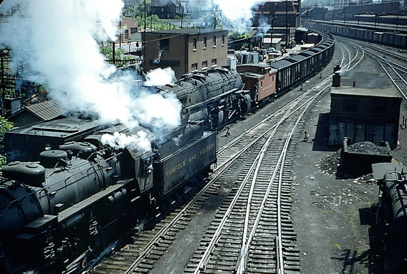 Photo of NORFOLK & WESTERN SWITCHER AND PUSHER