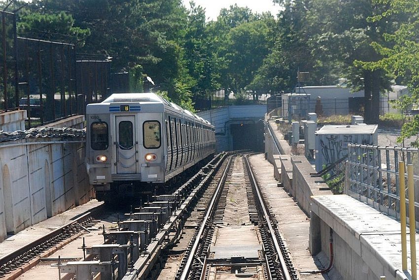 Photo of SEPTA train coming out of the 46th St Portal