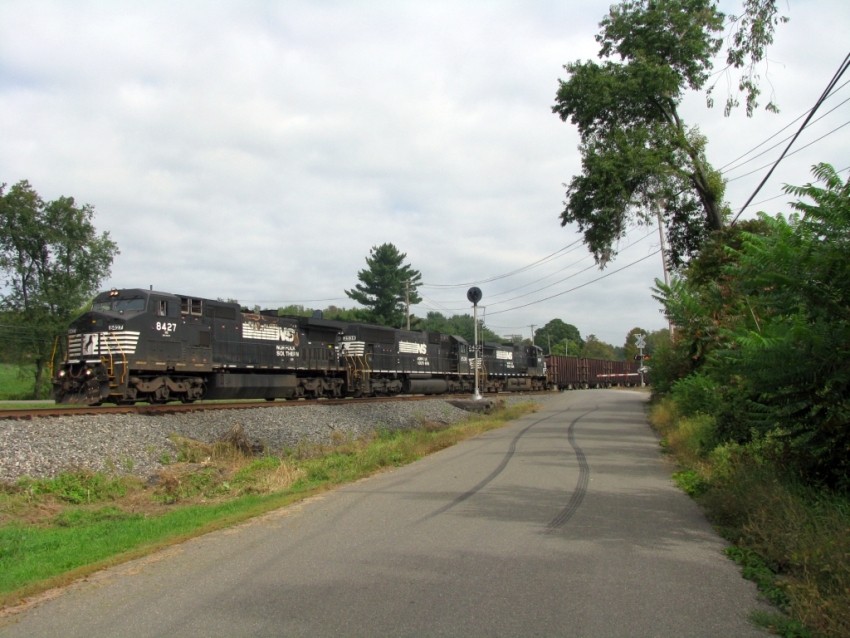 Photo of Westbound NS ballast train