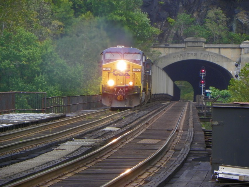 Photo of CSX 590 in Harpers Ferry, WV.