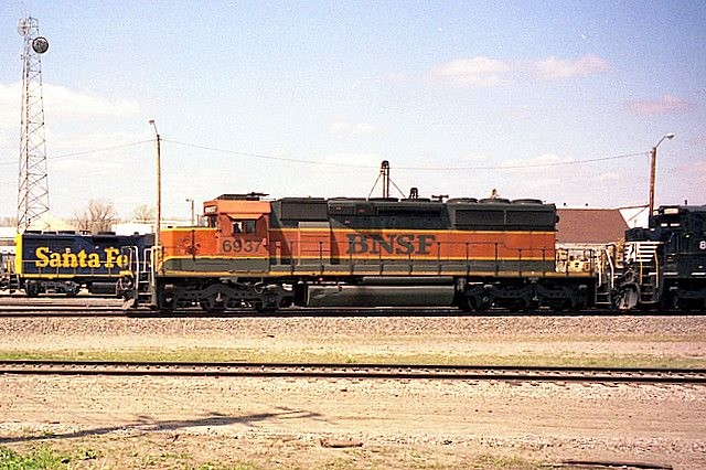 Photo of BNSF #6937