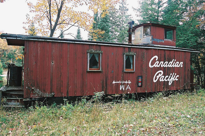 Photo of CP 436749 (WOOD CABOOSE)