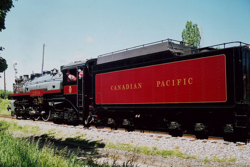 Photo of CP 2816 IN MONTREAL-WEST (4)