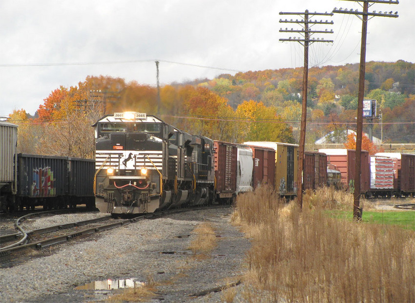 Photo of NS 930 into Binghamton.