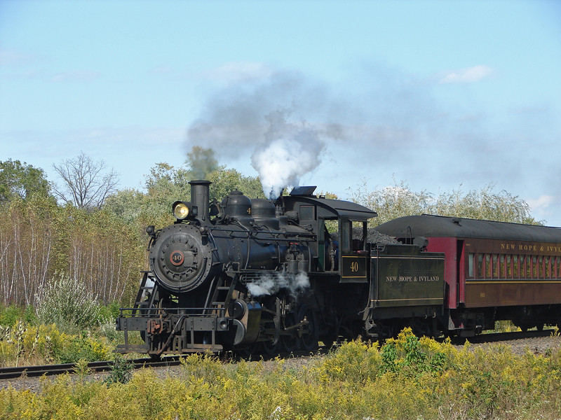Photo of New Hope & Ivyland RR Steam approaching Lahaska, PA.