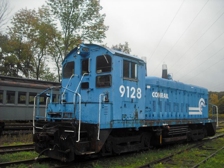Photo of Conrail 9128