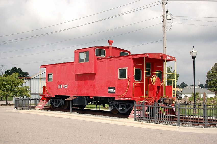 Photo of BK Wide Vision Caboose No. 907