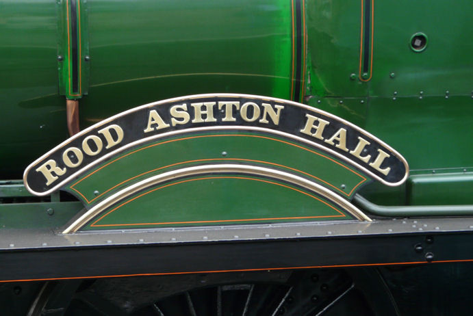 Photo of The nameplate of Rood Ashton Hall