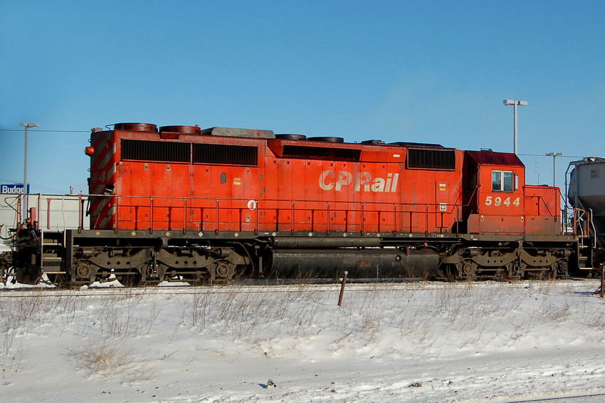 Photo of CP 5944 (SD40-2)