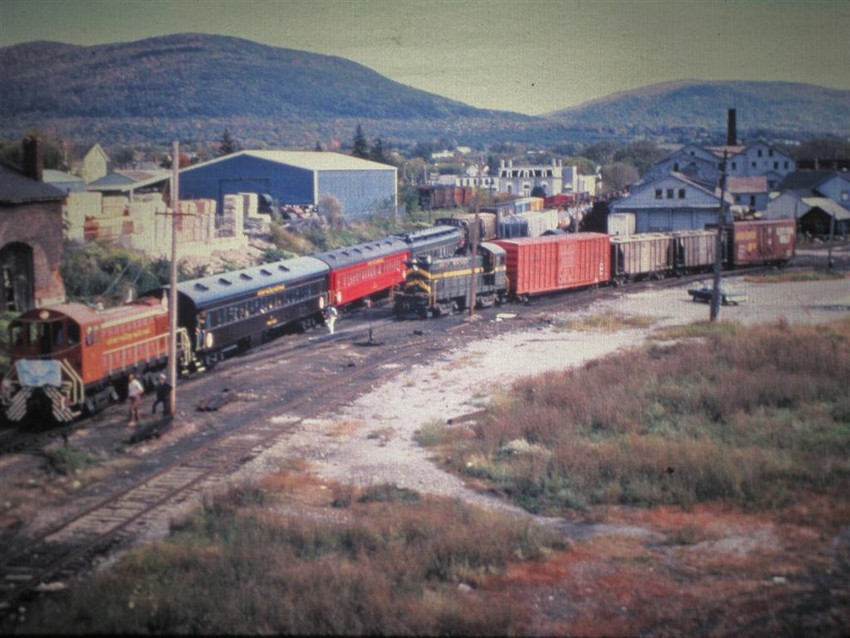 Photo of Otter Valley RR meets Green Mountain At Rutland